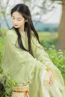 18岁女孩下面流水